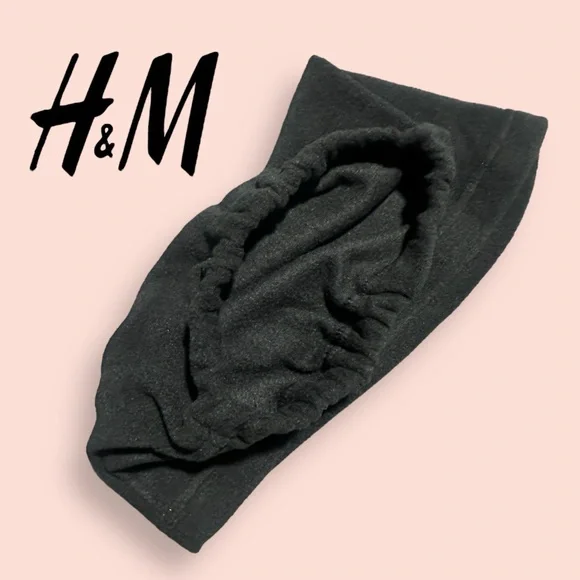 H&M Set of Tube Scarf and Gloves - Picture 5 of 6
